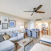 Steps to Beach & Boardwalk: Condo in Port Aransas!