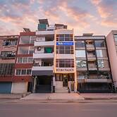 Fabhotel Richa Palace