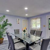 9 Mi to Hersheypark: Spacious Home w/ Deck