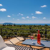 Serenity and Views - Beachside Escape