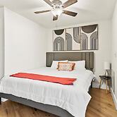 Hunstville Modern Studio Retreatsleeps 2