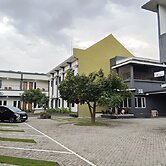 RR -2 Syariah Hotel SLG