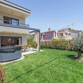 Villa Trixie - Green Garden Villas