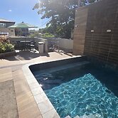 Aline Duque 308 no Centro de Porto by LP