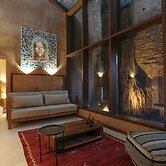 Mumba Lodge by Flow