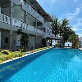 Tharadol Beach Resort