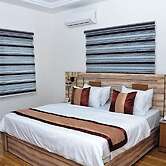 Sterling Lakeview Apartment