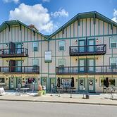 Steps to River + Shops: Downtown Helen Retreat!