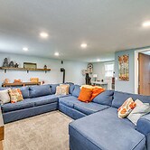 3 Mi to Erie Canal: Home w/ Hot Tub in Holley!