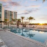 Chic 2BR Downtown Fort Lauderdale Apt w/ Pool