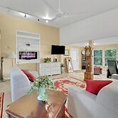 Modern Family Retreat Near Orlando Attractions