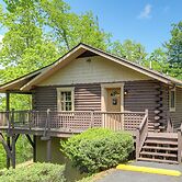 5 Mi to Dtwn Asheville: Tranquil Cabin Retreat!