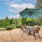 Luxury Yosemite Escape w/ Hot Tub & Game Zone!