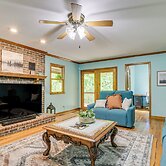 5 Mi to Lake Robinson: Bbq-ready Home w/ Pool