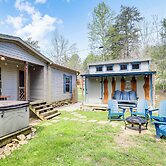 Hot Tub & Fire Pit: Getaway in Sevierville!