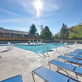Poconos Family Home w/ Lake Access & Game Room