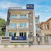 Madstays Hotel - Medicity Near Medanta Hospital