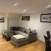 Luxurious London House With 6 Bedrooms