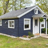 Walk to Beach & Dtwn: Frankfort Cottage w/ BBQ