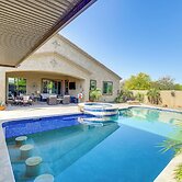 Swim-up Bar & Putting Green: Goodyear Getaway!