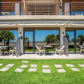 Aliston Deluxe Living - Adults Only