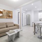 Acropolis Museum Apartment by A&A