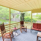 3 Mi to Dtwn Asheville: Duplex w/ Spacious Yard!