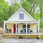 Farm On-site: Mtn-view Cottage in Hendersonville!