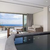 Acro Caldo Suites