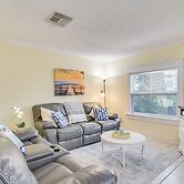 5 Mi to Beaches: Seminole Retreat w/ Balcony