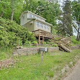 Walk to Wyalusing Beach: Cabin w/ River View!