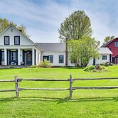 True North Farm House - Historic Family Home