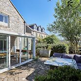 Host Stay Stone Crop Cottage