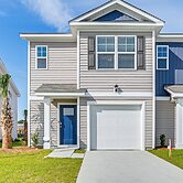 3 Mi to Shore: Family Townhome in Surfside Beach