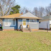 8 Mi to Dtwn Cleveland: Quiet Home w/ Fenced Yard