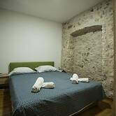 Apartments Stone House Murter