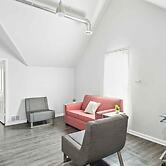 Downtown Detroit 2BR King, Wifi, Parking