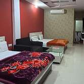 Hotel Aapno Shyam And Restaurant