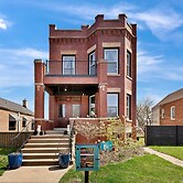 6 Bed Whole House In Chicagolands Trendy Berwyn 6 Bedroom Home