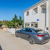 Apartments Ladika