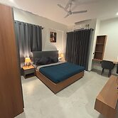 Housr 36 Studio Rooms Bangalore Near Leela Palace