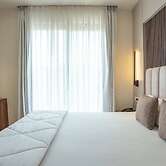 White House Royal Living