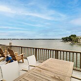 Lakefront Retreat in Horseshoe Bay w/ Private Pier