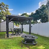 Hot Tub & Fenced Yard: Tranquil Home in Valrico!