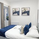 Chic City Apartment in Wallington