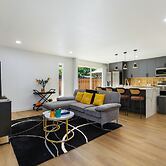 Comfy Stay in Bellevue Parking Included