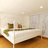 Shanghai Hills & Aromahome ModernCottage