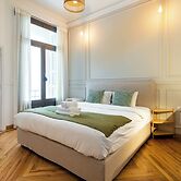 Meadows - Luxury 3-Bedroom Apt in Athens