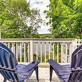 Lakefront Cottage 2 Mi to Palladium in Worcester!