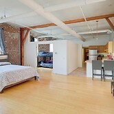 Walk to Eats, Galleries & Shops: Dtwn Omaha Condo